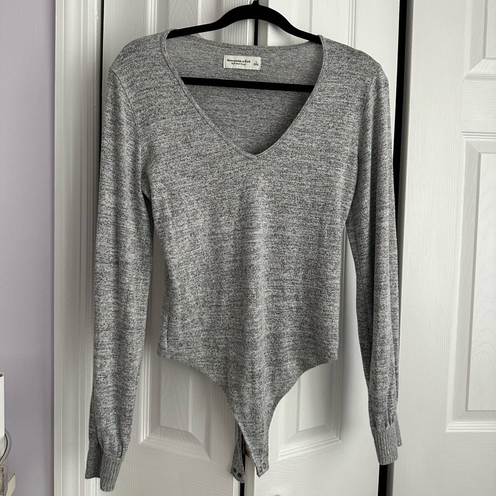 Abercrombie & Fitch Gray Soft Bodysuit | Size: large